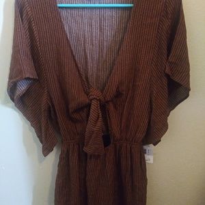 Adorable MOD romper, ties in front